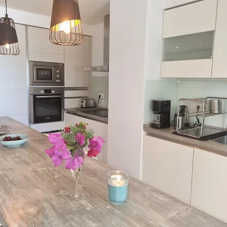 Apartment Lets In The Sun Playa Fontanilla Marbella