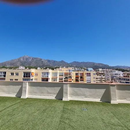 Lets In The Sun Playa Fontanilla 公寓 *