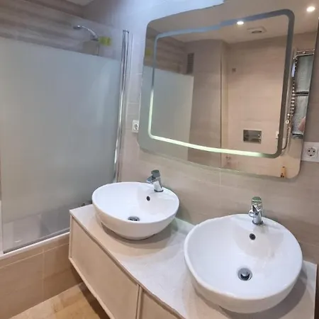 Lets In The Sun Playa Fontanilla * 马尔韦利亚