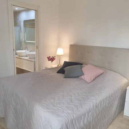 Lets In The Sun Playa Fontanilla Apartment Marbella