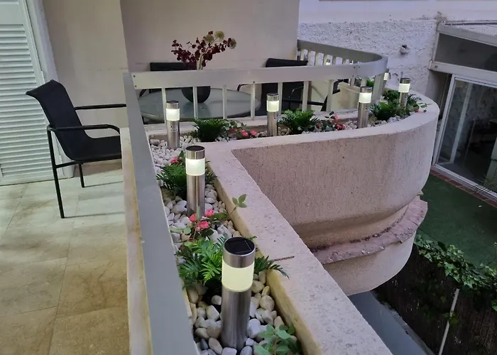 Lets In The Sun Playa Fontanilla 아파트 마르베야